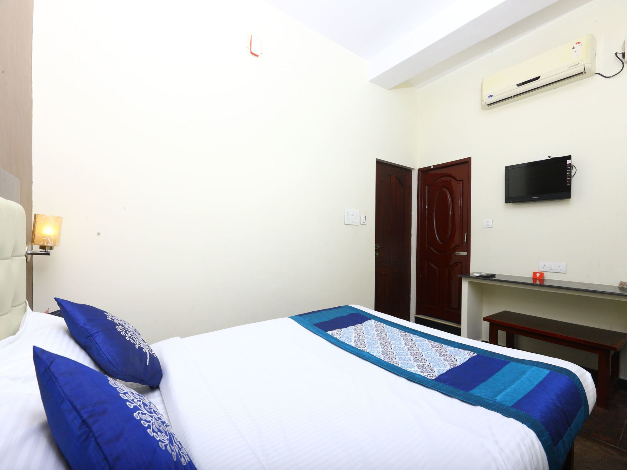 Oyo 094 Bussy St Prakasam Residency Hotel Pondicherry Bagian luar foto