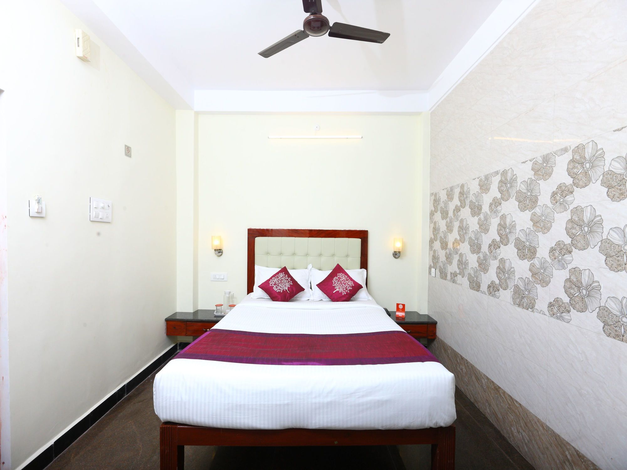 Oyo 094 Bussy St Prakasam Residency Hotel Pondicherry Bagian luar foto