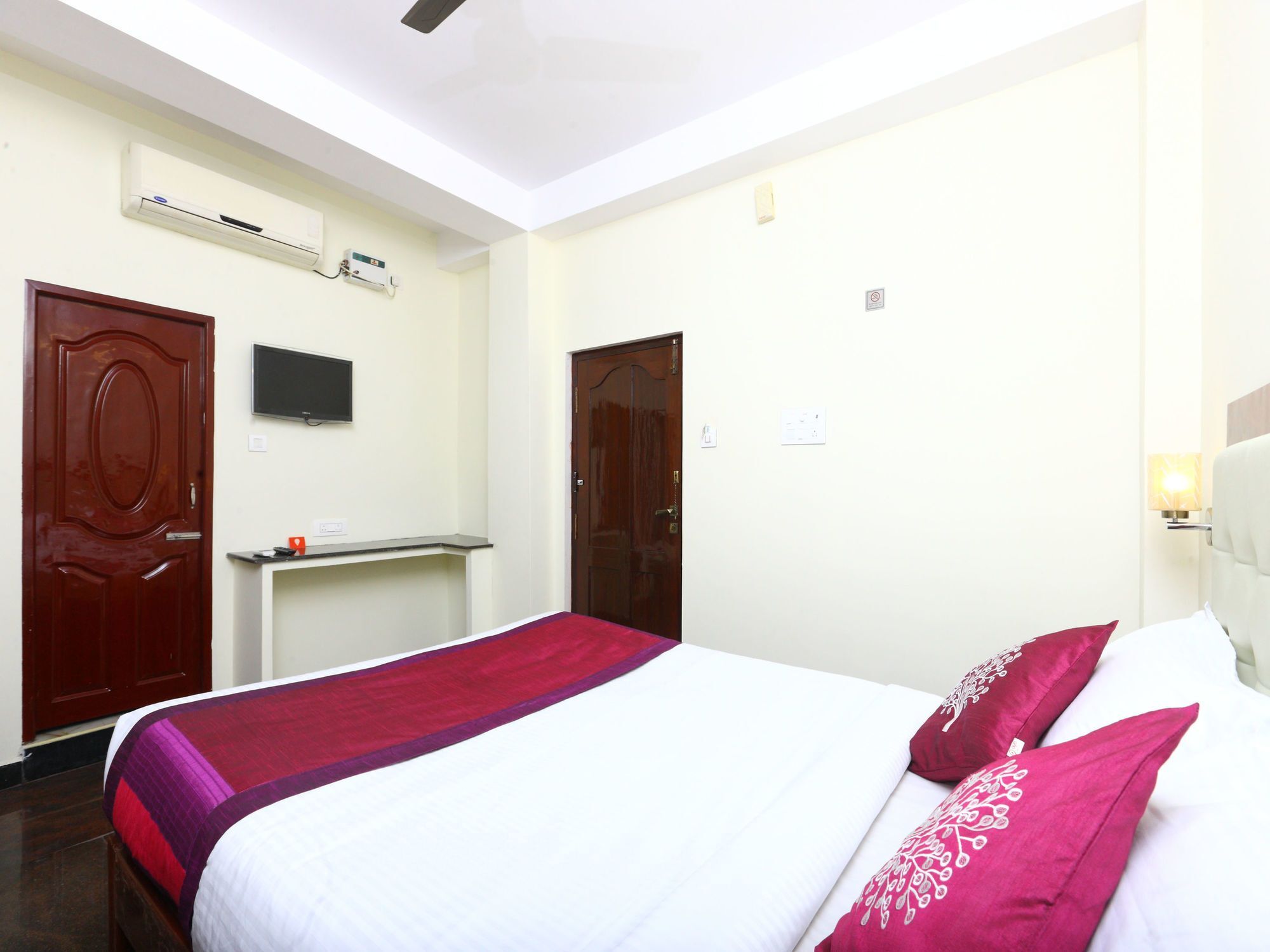 Oyo 094 Bussy St Prakasam Residency Hotel Pondicherry Bagian luar foto