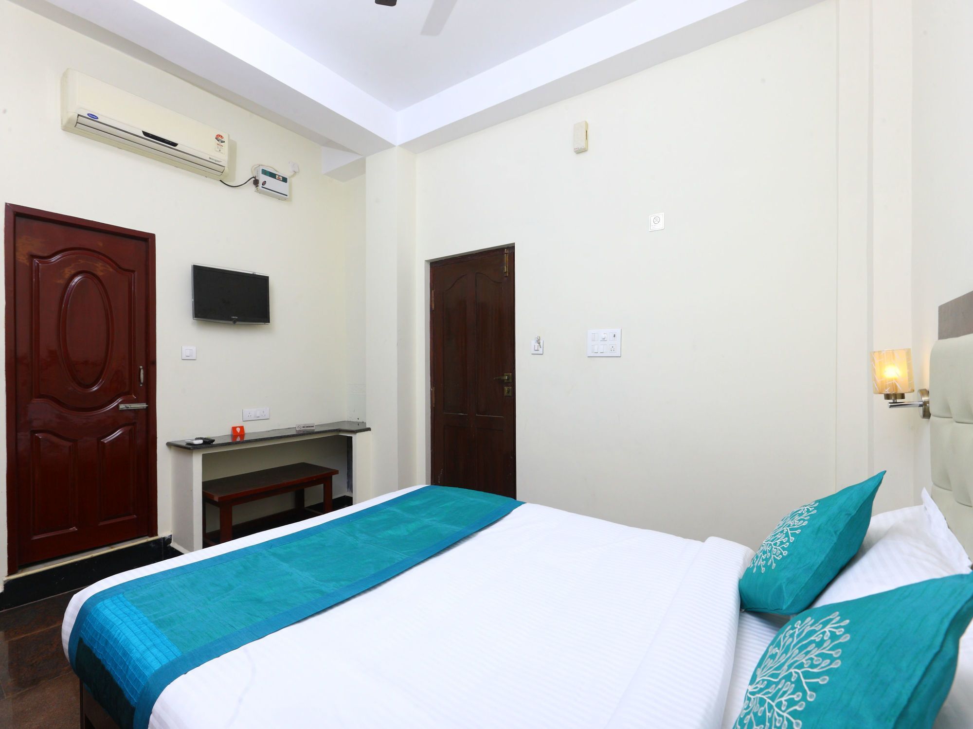 Oyo 094 Bussy St Prakasam Residency Hotel Pondicherry Bagian luar foto