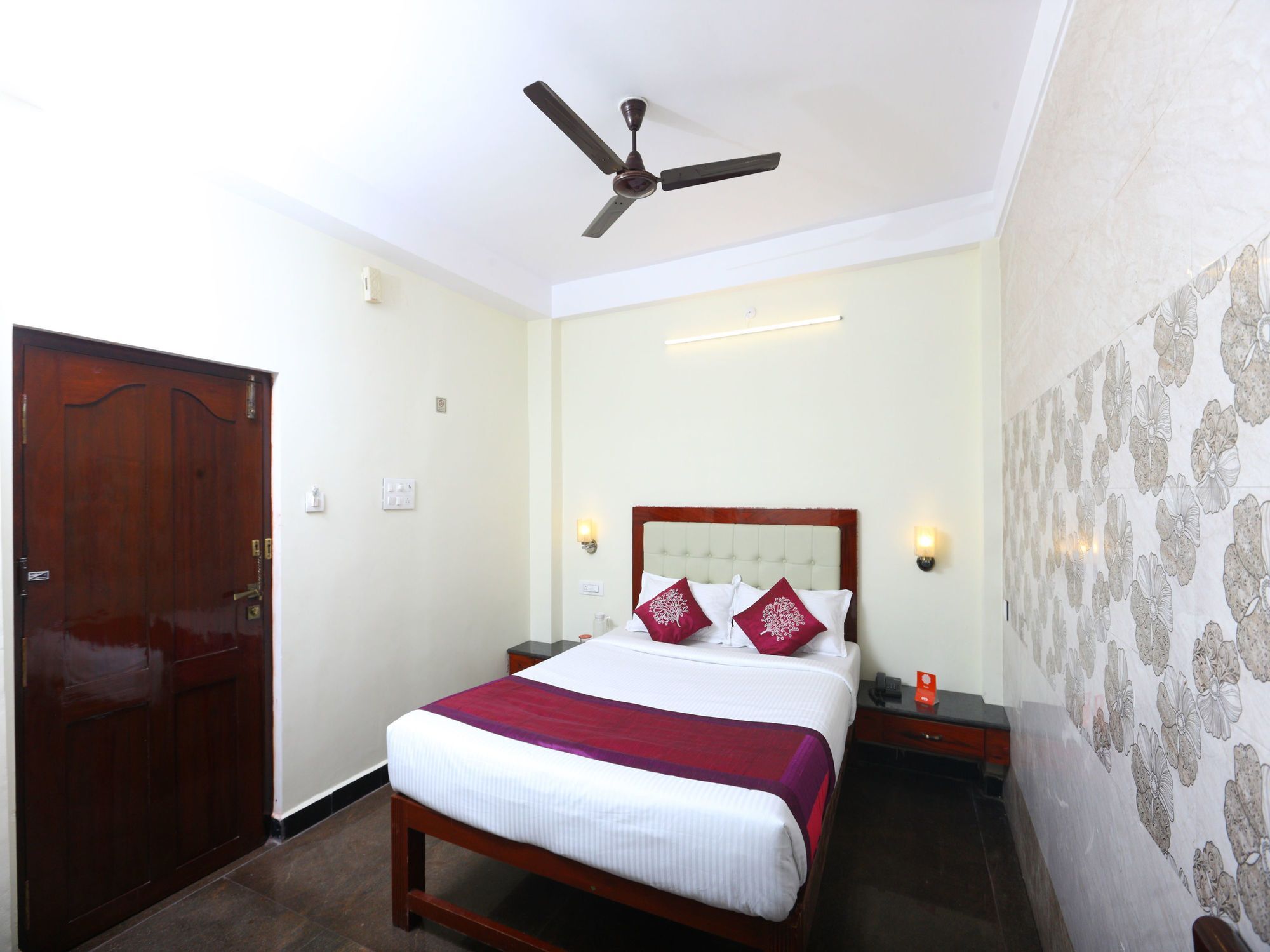 Oyo 094 Bussy St Prakasam Residency Hotel Pondicherry Bagian luar foto