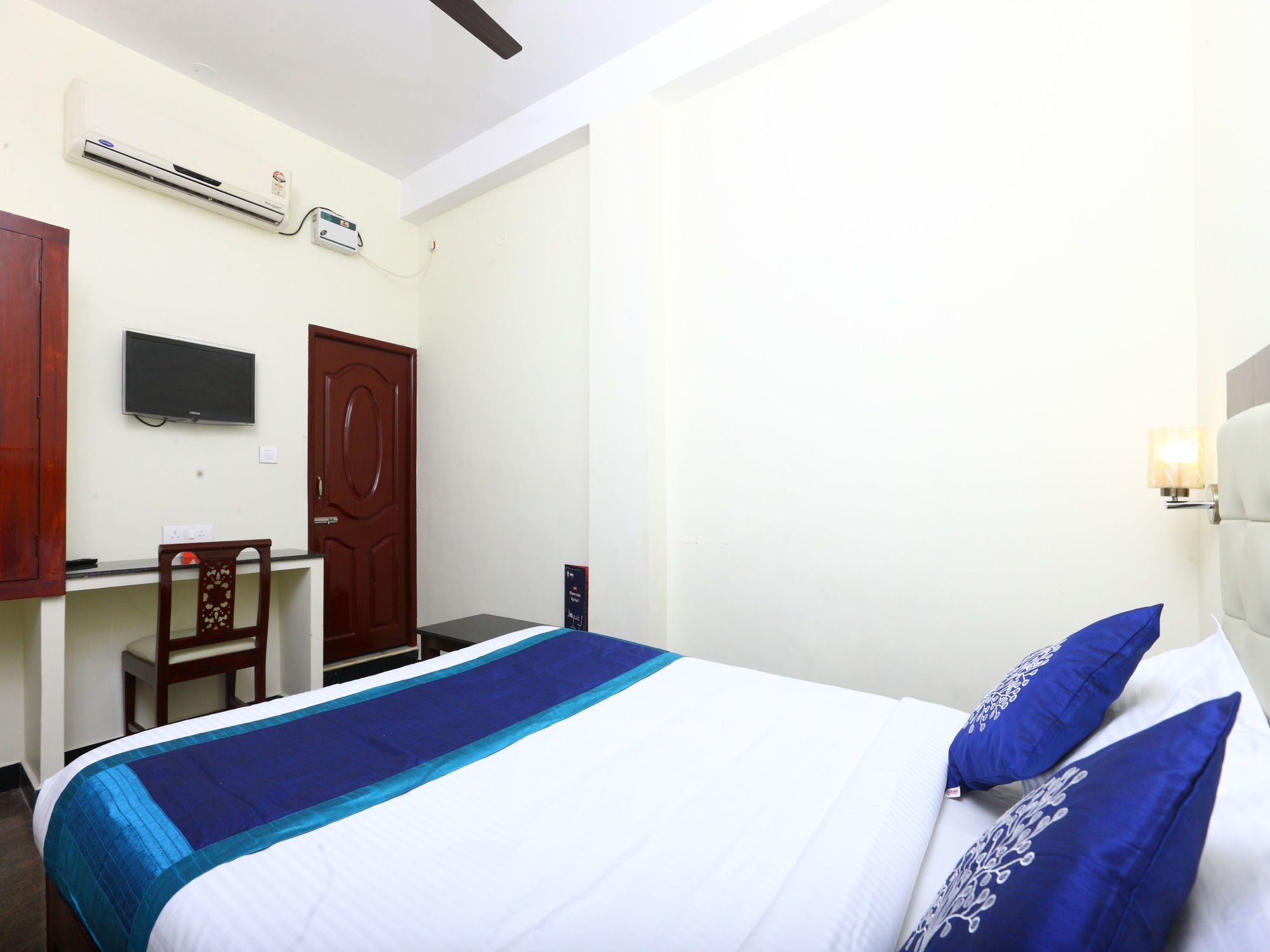 Oyo 094 Bussy St Prakasam Residency Hotel Pondicherry Bagian luar foto