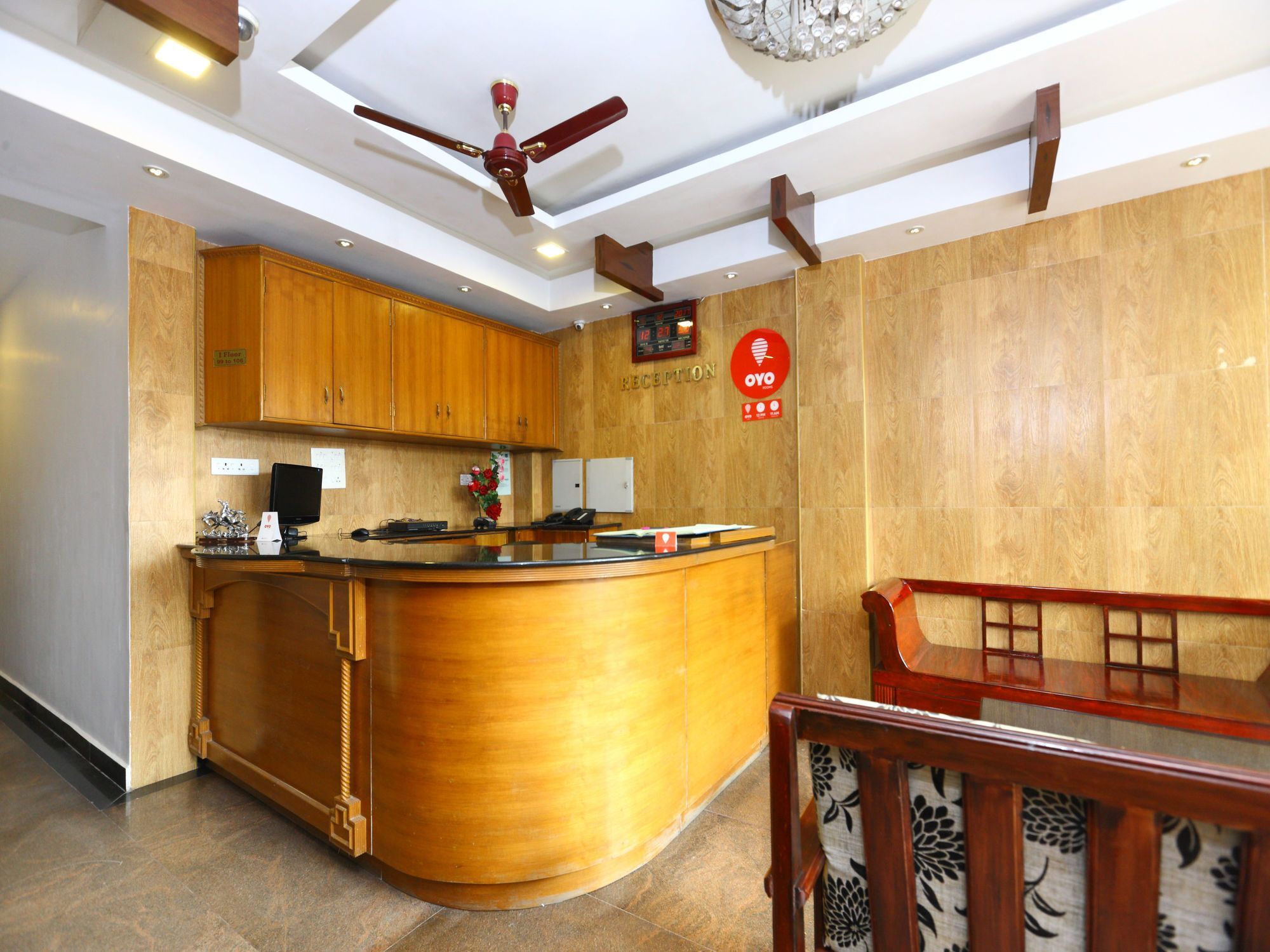 Oyo 094 Bussy St Prakasam Residency Hotel Pondicherry Bagian luar foto