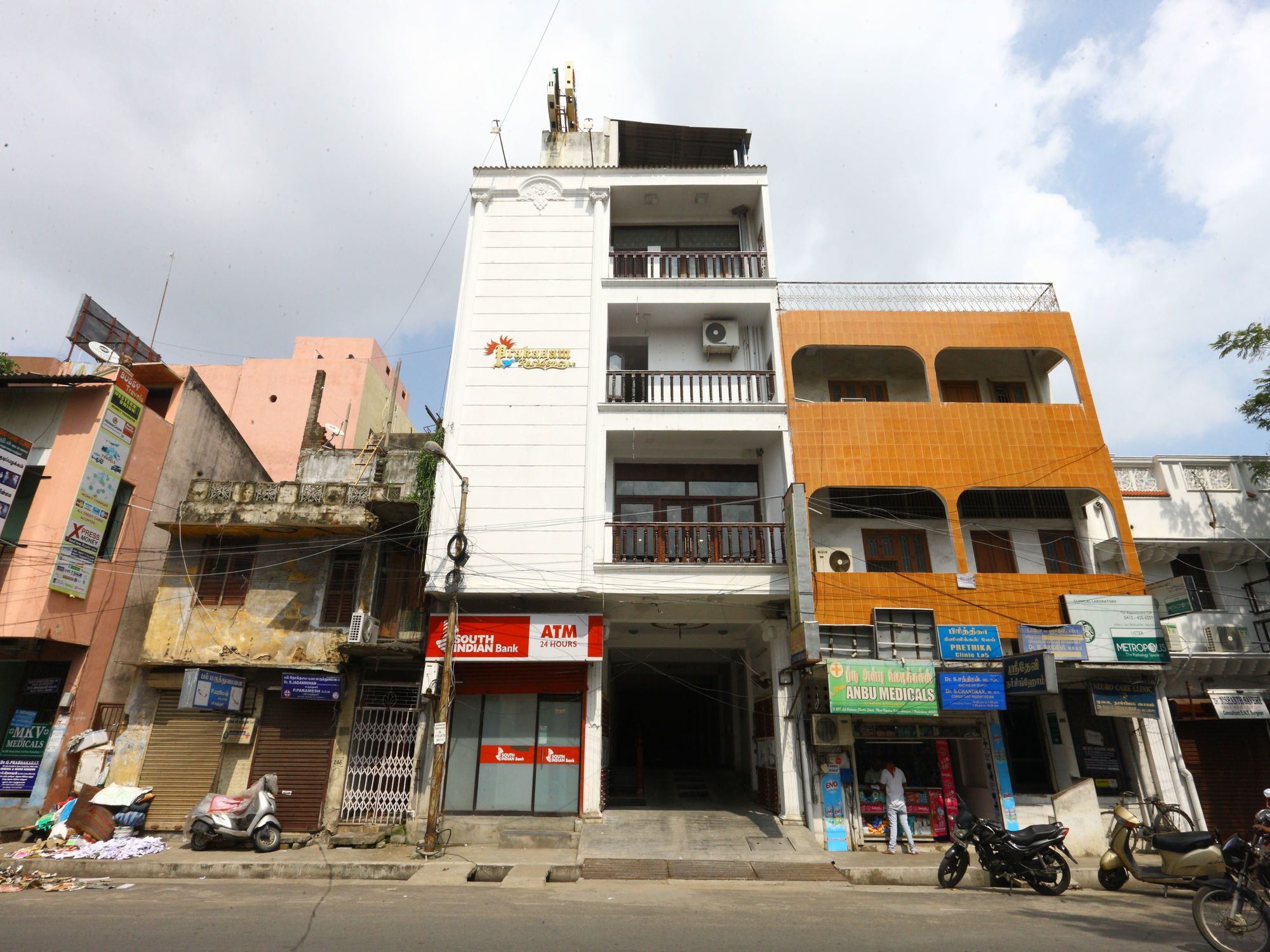 Oyo 094 Bussy St Prakasam Residency Hotel Pondicherry Bagian luar foto