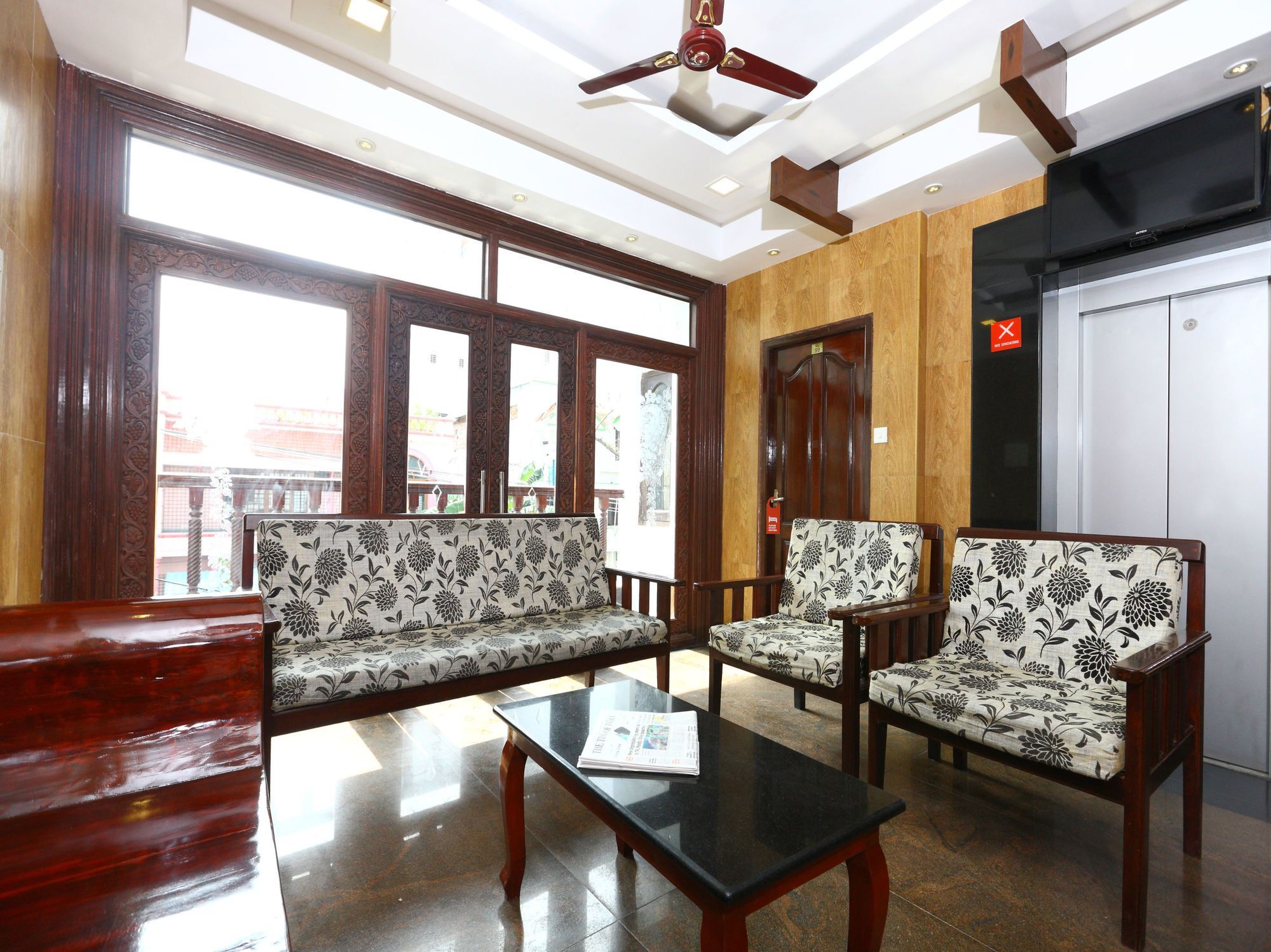 Oyo 094 Bussy St Prakasam Residency Hotel Pondicherry Bagian luar foto